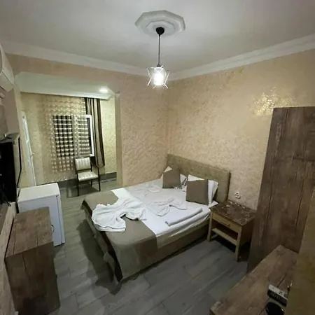 özgür Işıklar 2*